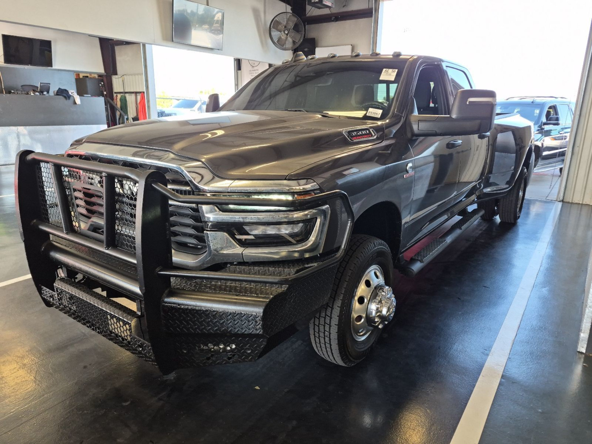 Used 2025 RAM 3500 Tradesman AWD/4WD image 1