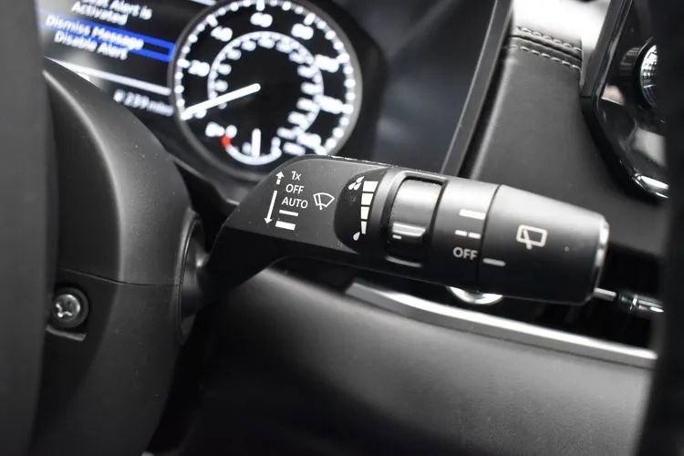 Used 2024 Mitsubishi Outlander FWD image 25