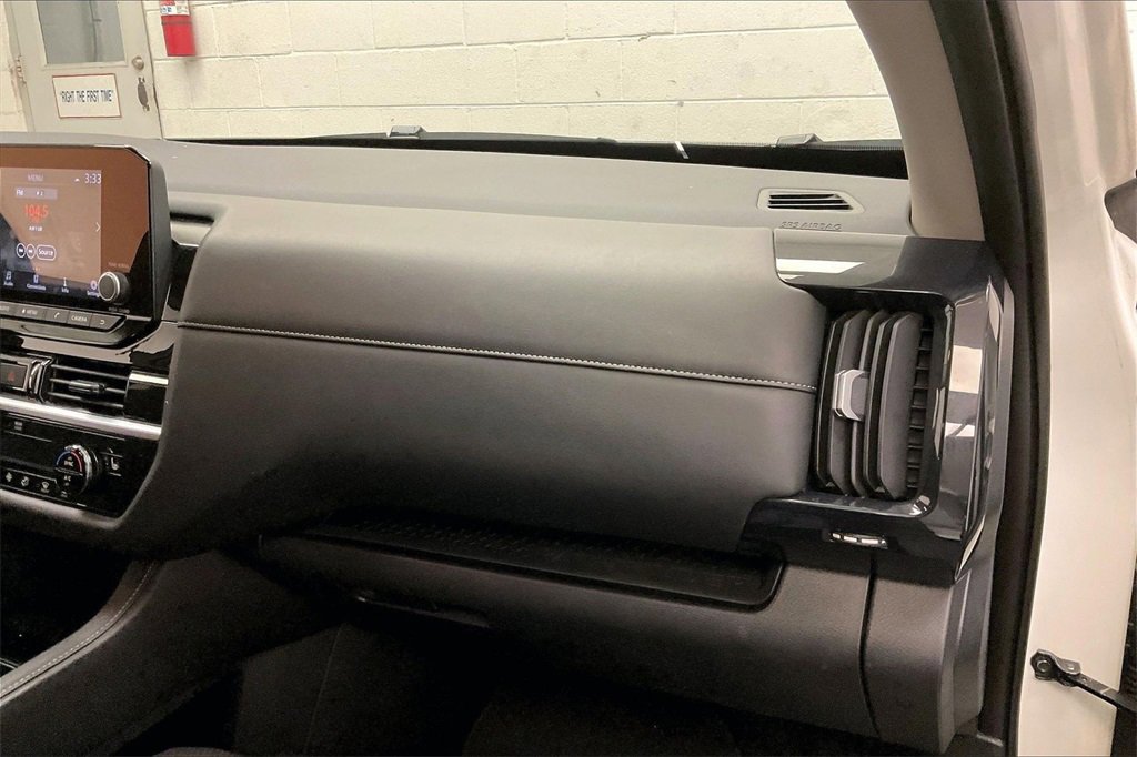 Certified 2024 Nissan Pathfinder SV image 12