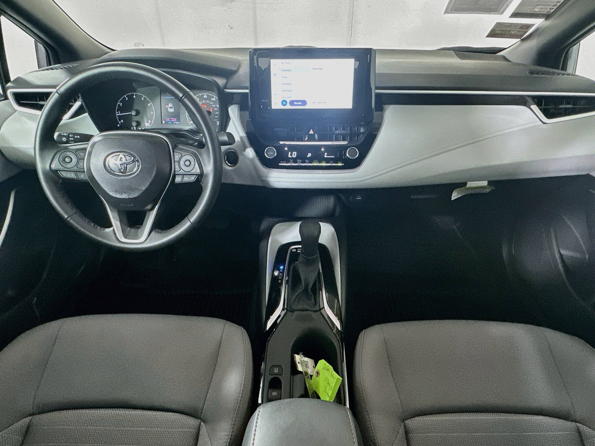 Certified 2025 Toyota Corolla SE FWD image 27