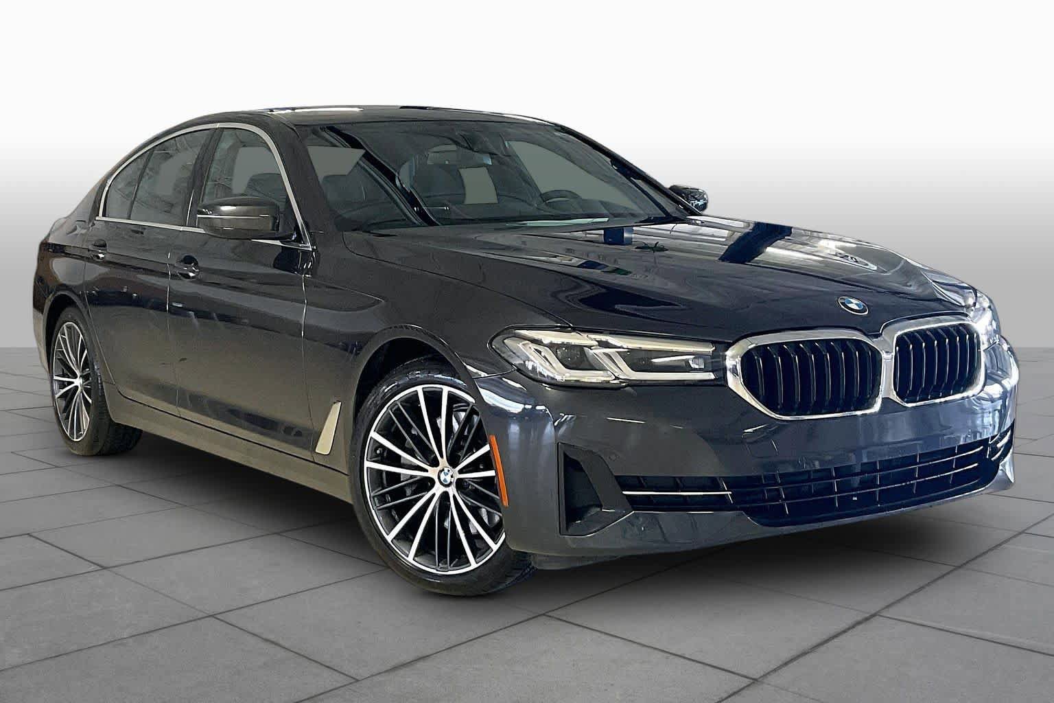 Used 2023 BMW 530i w/ Convenience Package RWD image 2