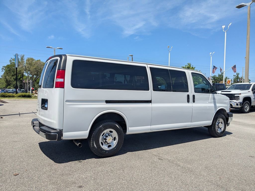 Certified 2024 Chevrolet Express 3500 LT w/ LT Preferred Equipment Group RWD image 3
