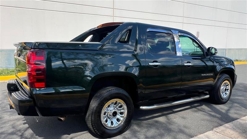 Used 2013 Chevrolet Avalanche LT RWD image 19