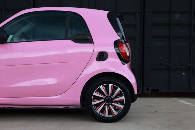 Used 2016 smart fortwo passion RWD image 28
