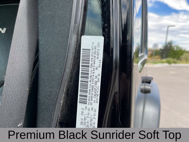 Used 2015 Jeep Wrangler Unlimited Rubicon AWD/4WD image 17