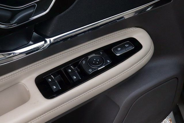 Used 2022 Lincoln Corsair Reserve w/ Sport Package AWD/4WD image 11