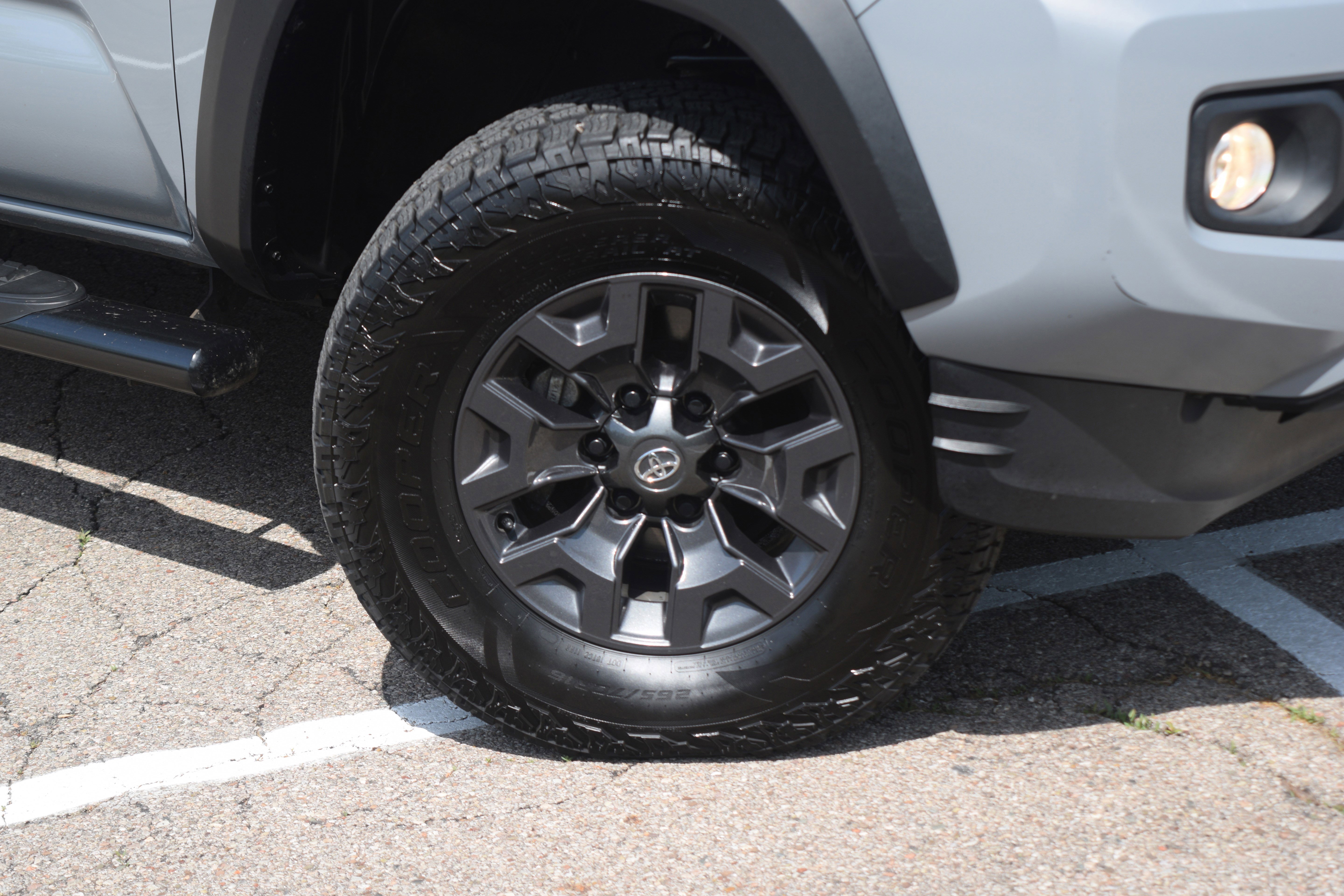 Used 2021 Toyota Tacoma SR5 w/ Trail Edition image 30