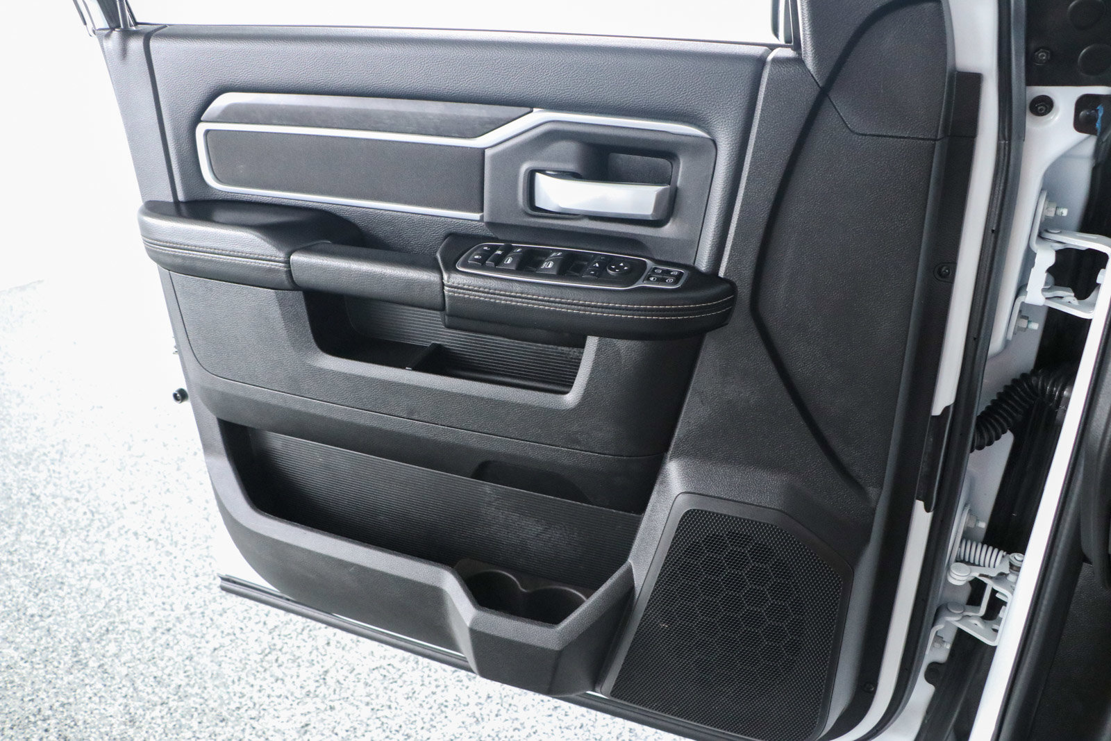Used 2024 RAM 3500 Big Horn image 24