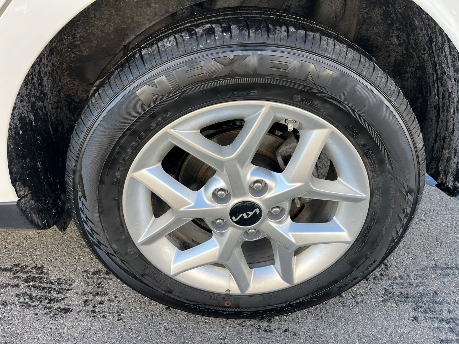 Used 2025 Kia Soul LX w/ LX Technology Package FWD image 28