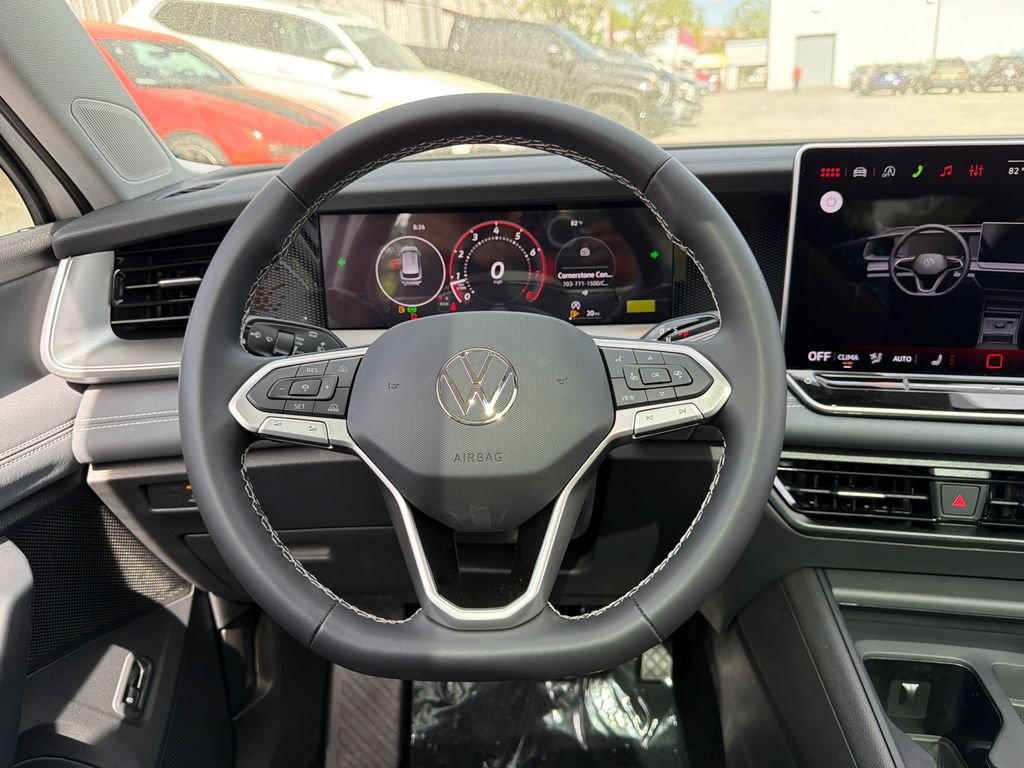 New 2026 Volkswagen Tiguan SE FWD image 22