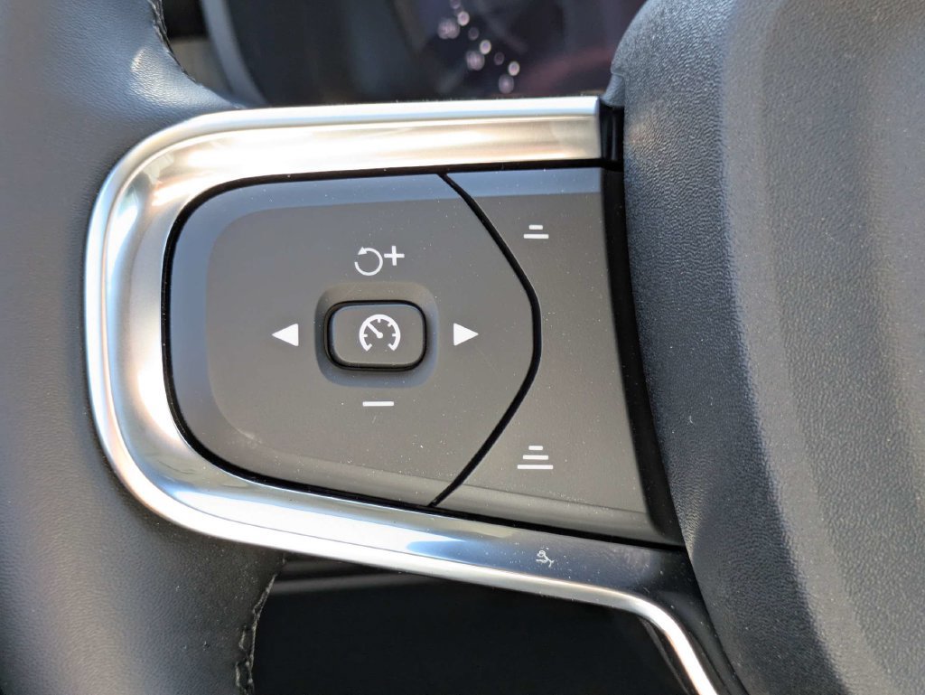 New 2026 Volvo XC40 B5 Core AWD/4WD image 27
