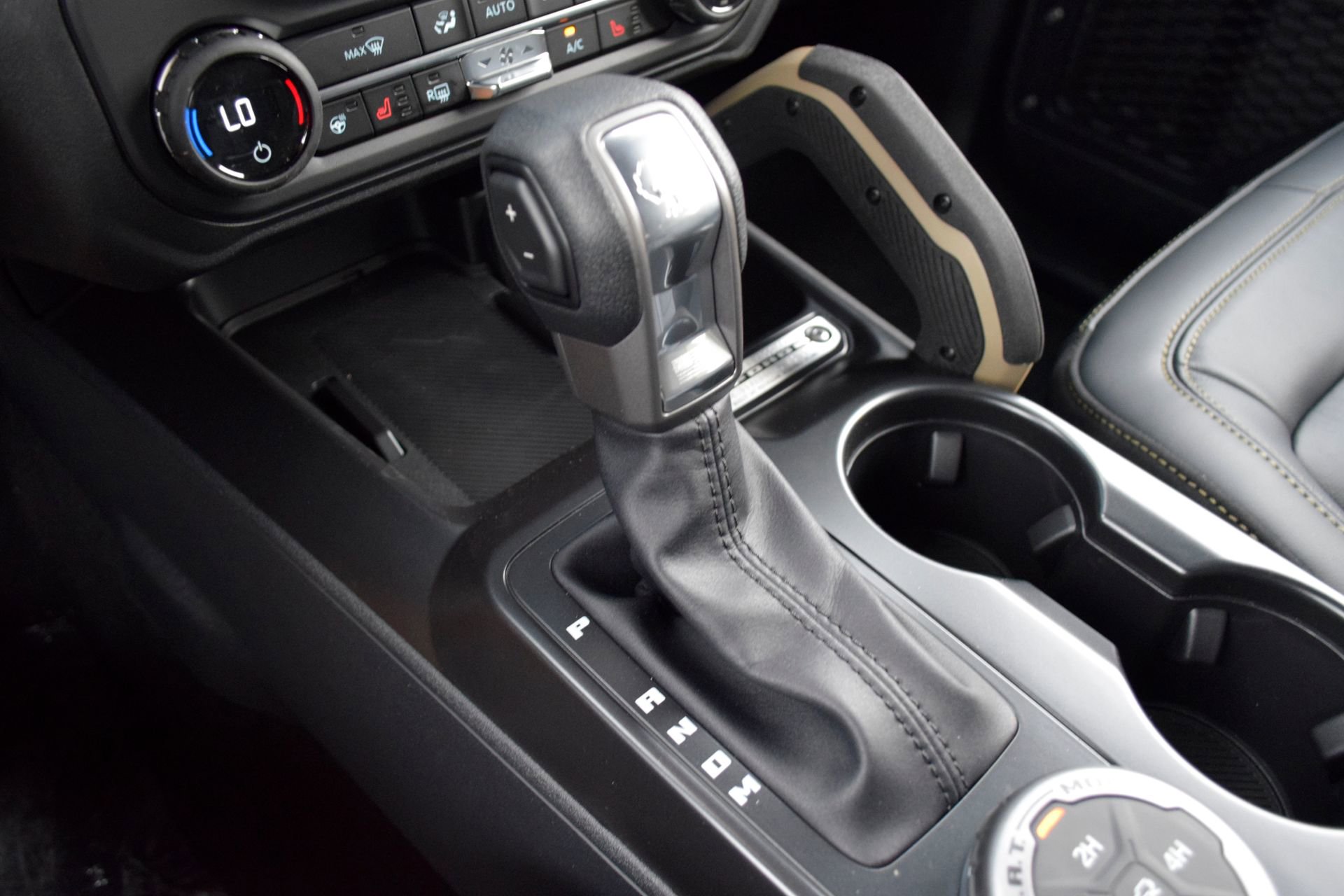 New 2026 Ford Bronco Badlands AWD/4WD image 14