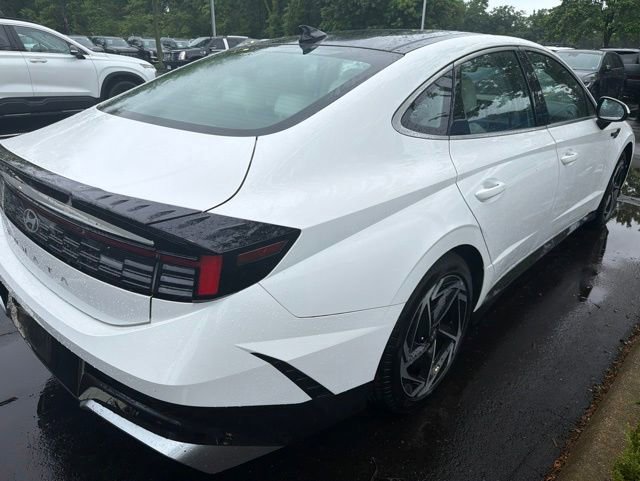 Used 2025 Hyundai Sonata SEL FWD image 12