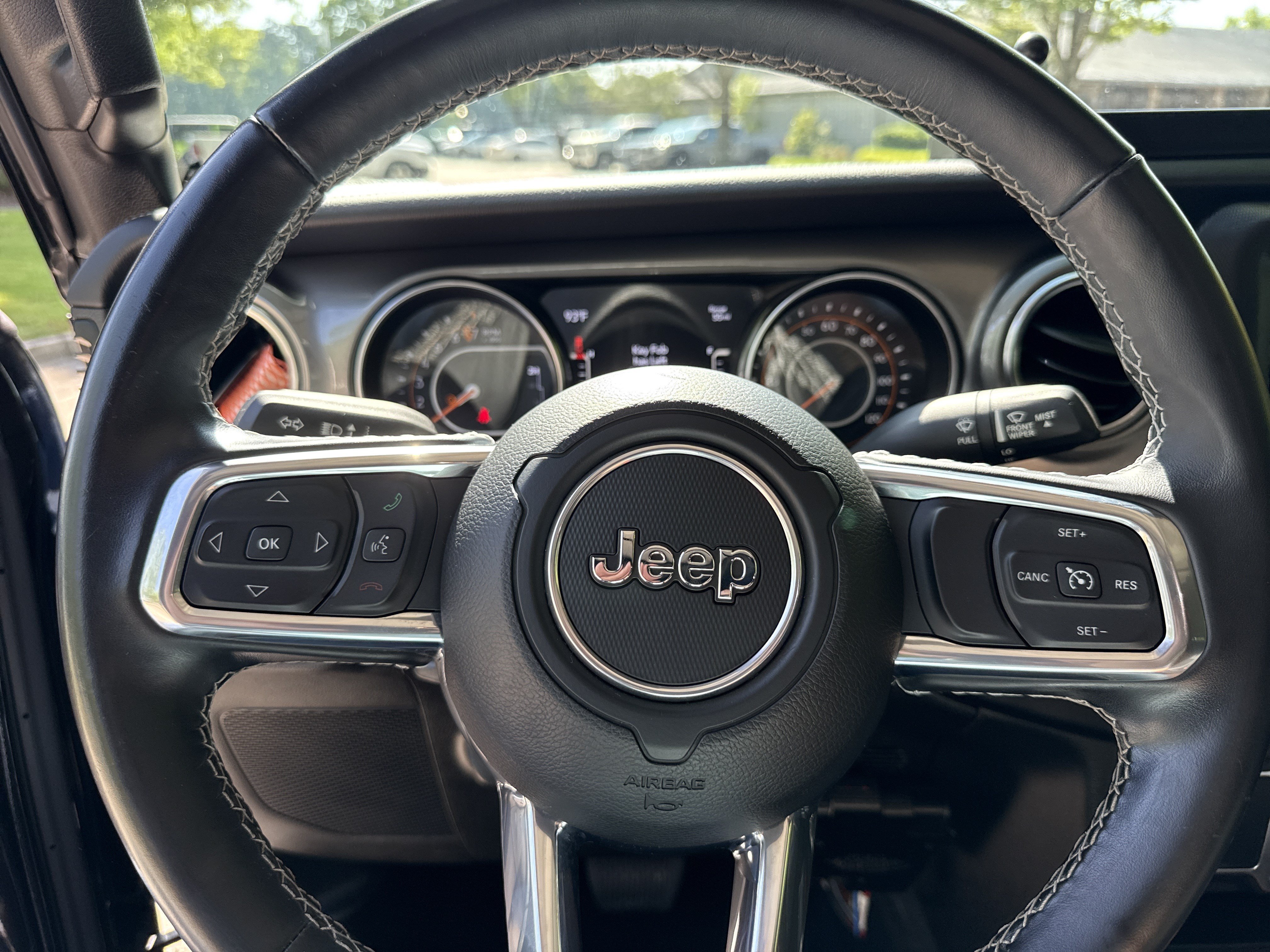 Used 2021 Jeep Gladiator Overland AWD/4WD image 24