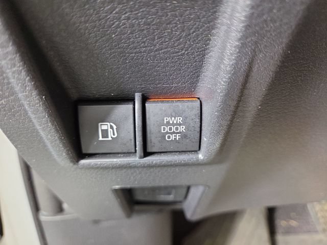 Used 2023 Toyota Sienna XLE AWD/4WD image 28