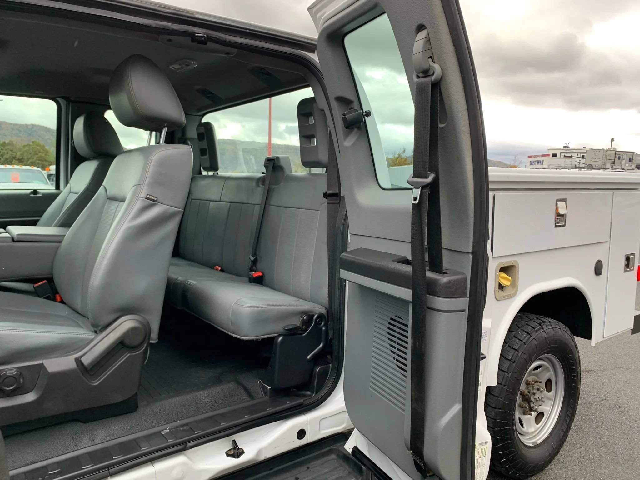 Used 2015 Ford F250 XL w/ Power Equipment Group AWD/4WD image 26