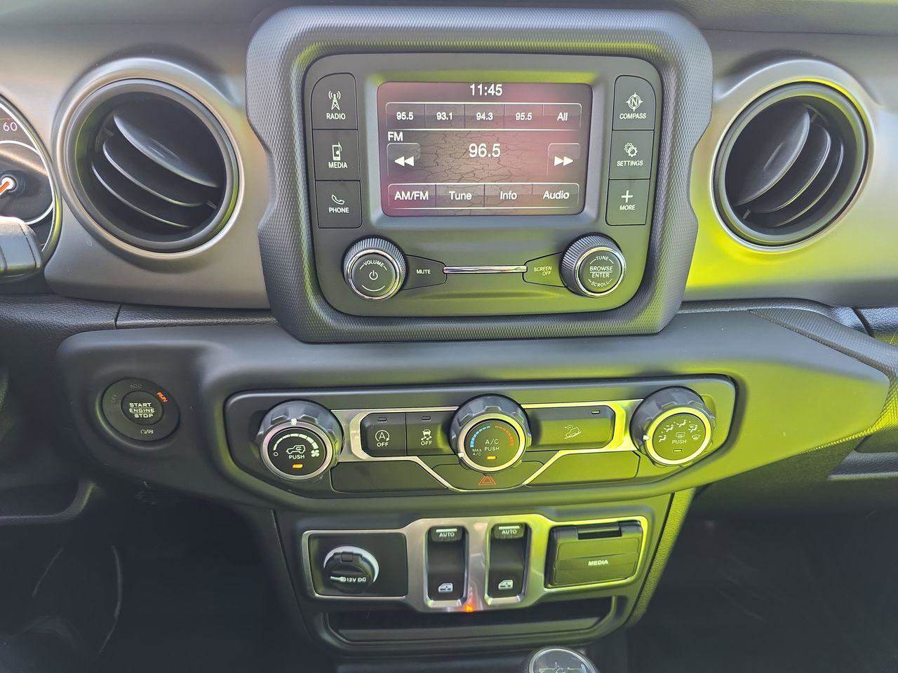 Used 2019 Jeep Wrangler Sport image 9