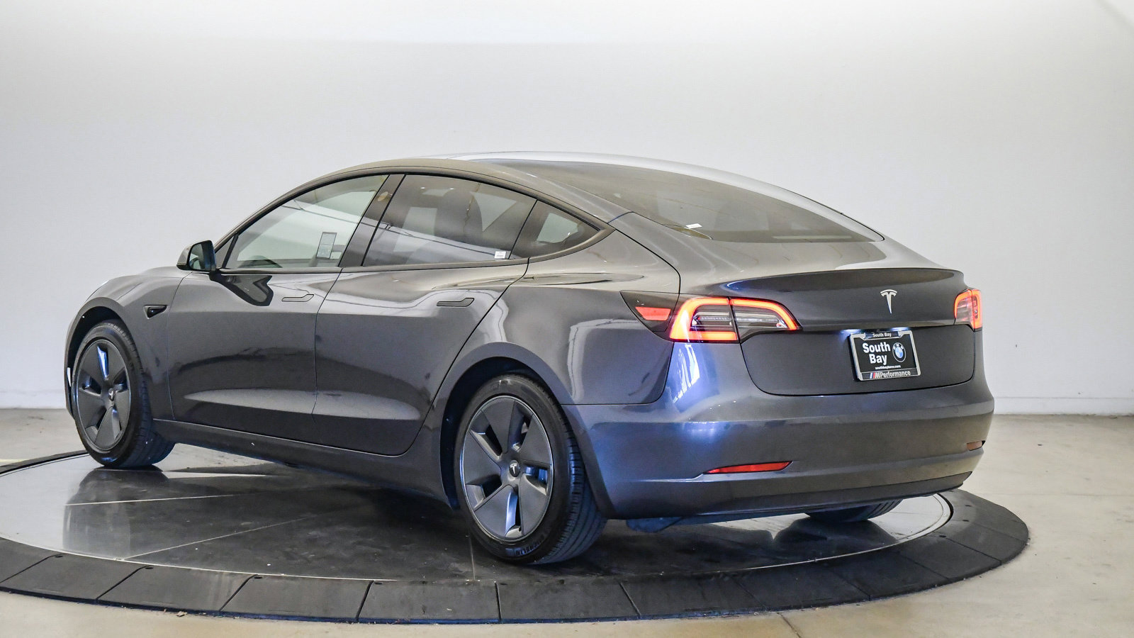 Used 2021 Tesla Model 3 Standard Range Plus RWD image 2