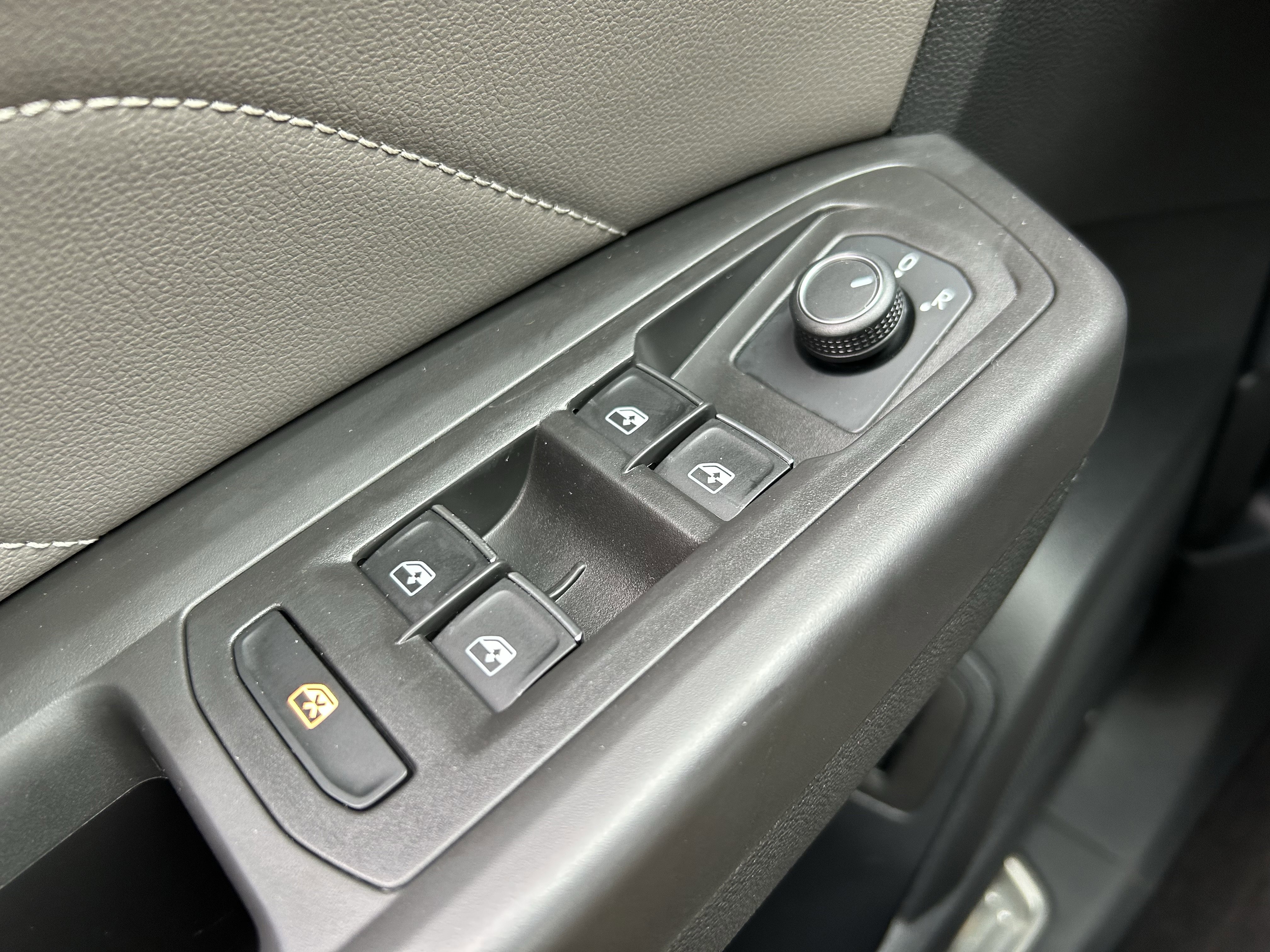 Certified 2023 Volkswagen Atlas SE w/ Panoramic Sunroof Package image 19