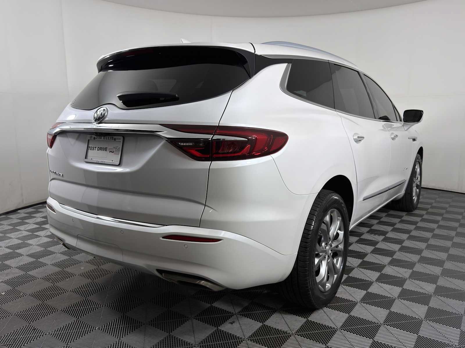 Used 2021 Buick Enclave Avenir w/ Avenir Technology Package FWD image 6