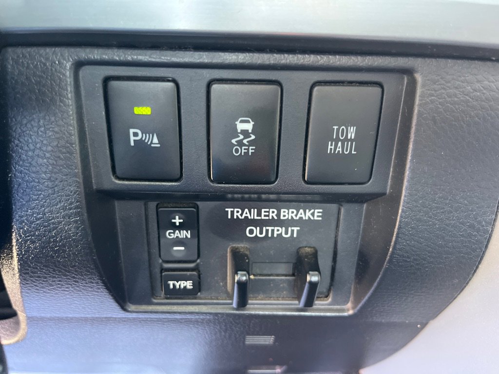 Used 2017 Toyota Tundra Platinum image 18