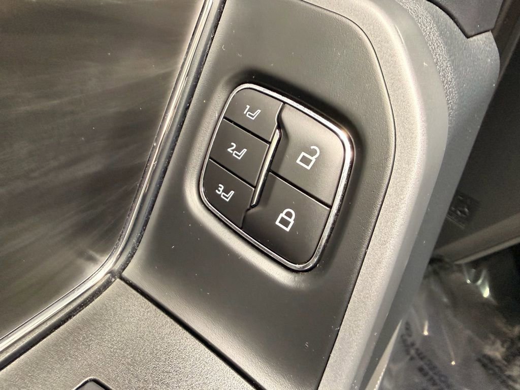 Used 2025 Ford F150 Lariat w/ Tow/Haul Package image 29