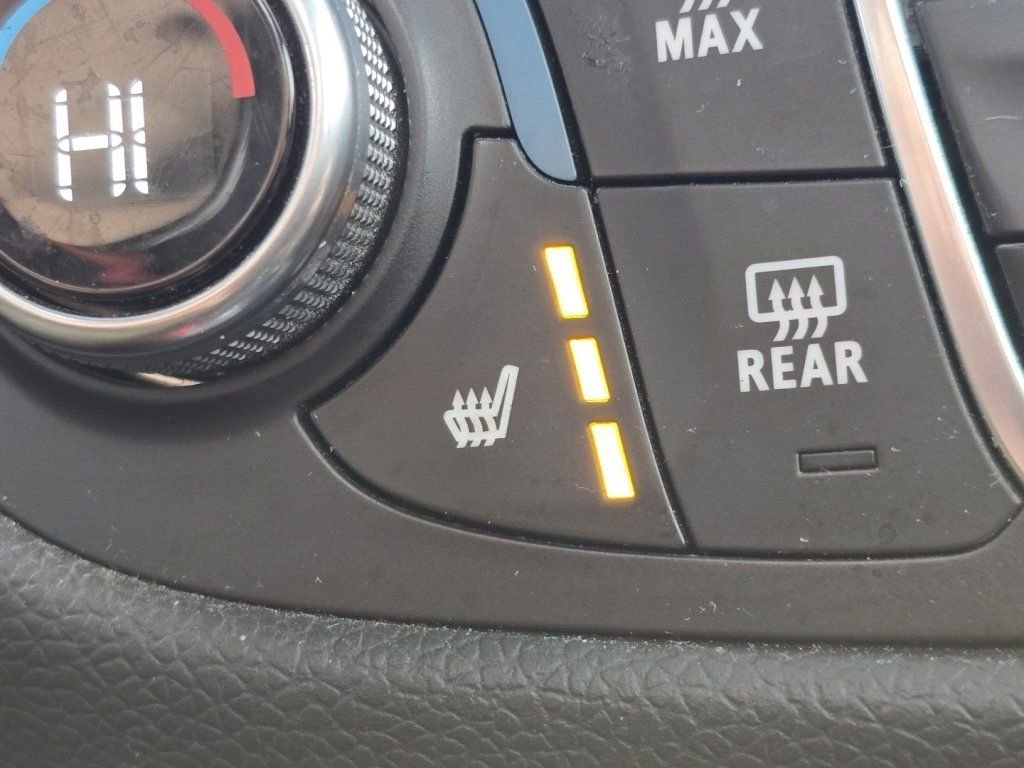 Used 2018 Chevrolet Equinox LT w/ Sun & Infotainment Package image 5