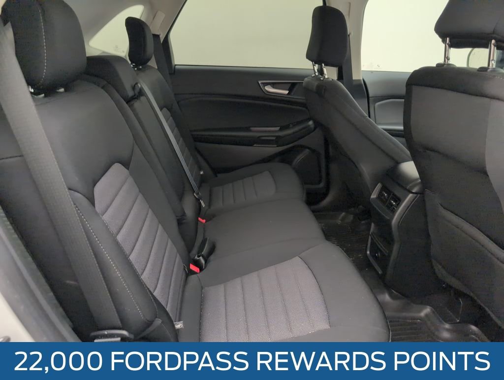 Used 2024 Ford Edge SE image 15
