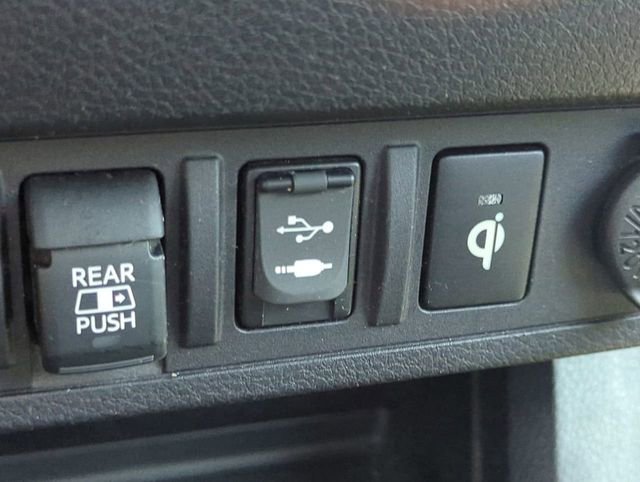 Used 2019 Toyota Tacoma TRD Off-Road w/ Technology Package AWD/4WD image 26