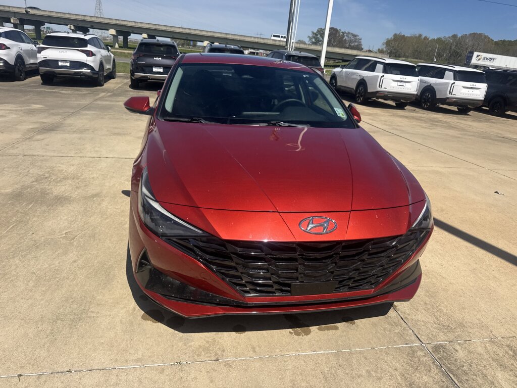 Used 2022 Hyundai Elantra Limited w/ Cargo Package image 6