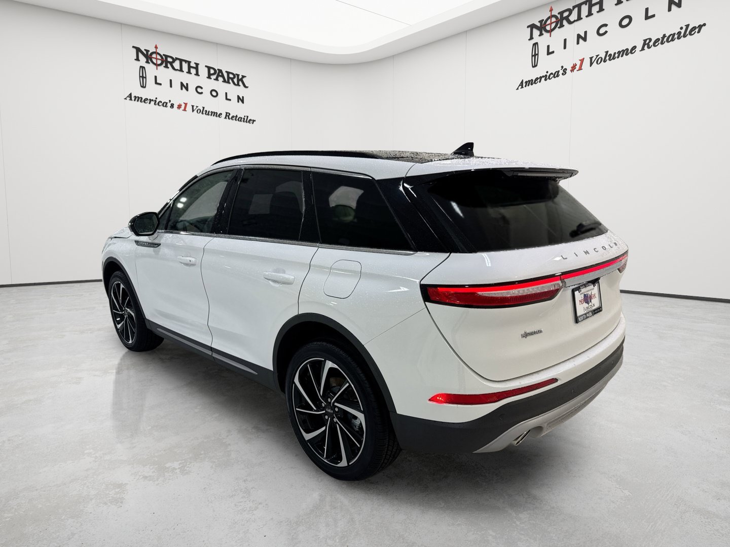 New 2026 Lincoln Corsair Reserve FWD image 26