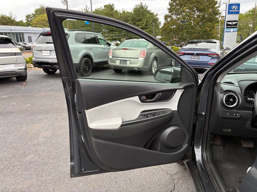 Used 2022 Hyundai Kona SEL w/ Cargo Package AWD/4WD image 42