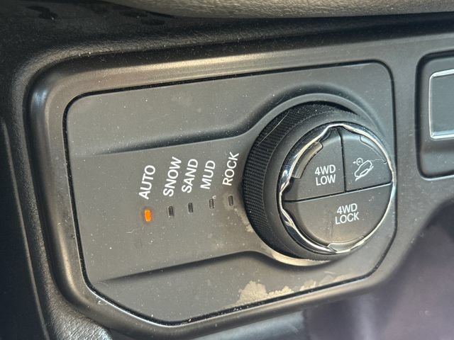 Used 2023 Jeep Renegade Trailhawk AWD/4WD image 26