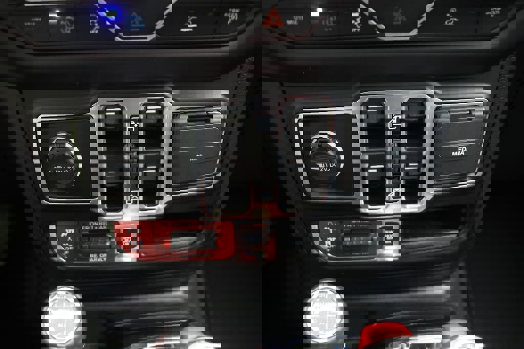 Used 2023 Jeep Wrangler Unlimited Rubicon 4xe w/ Cold Weather Group AWD/4WD image 25