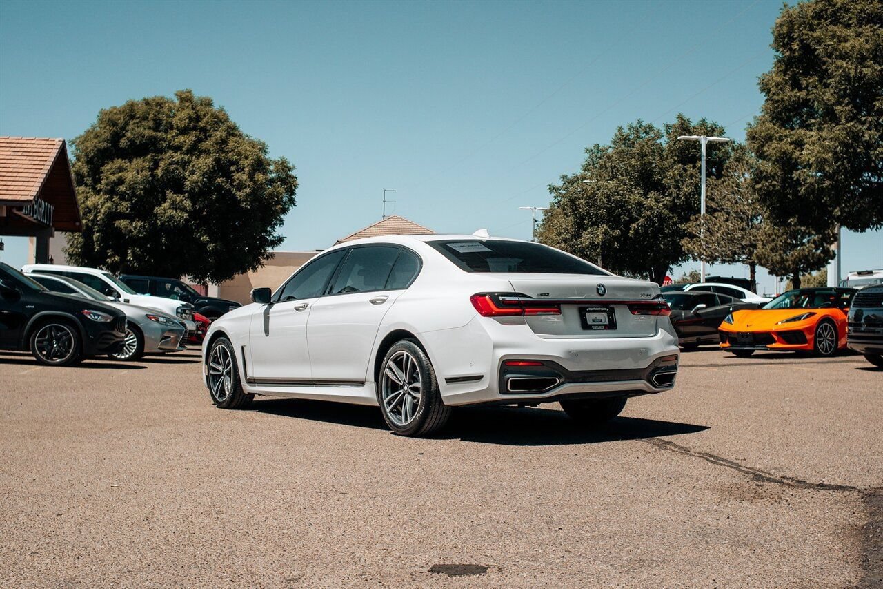 Used 2022 BMW 750i xDrive w/ M Sport Package AWD/4WD image 5