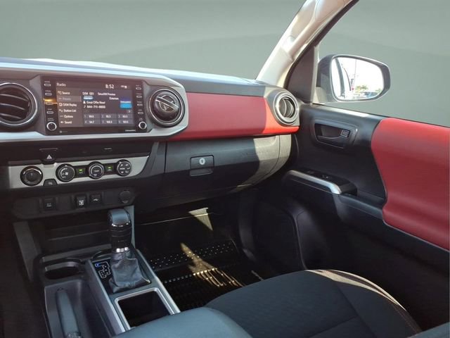 Used 2020 Toyota Tacoma SR5 AWD/4WD image 19