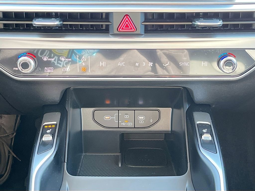Certified 2025 Kia Sorento S AWD/4WD image 17