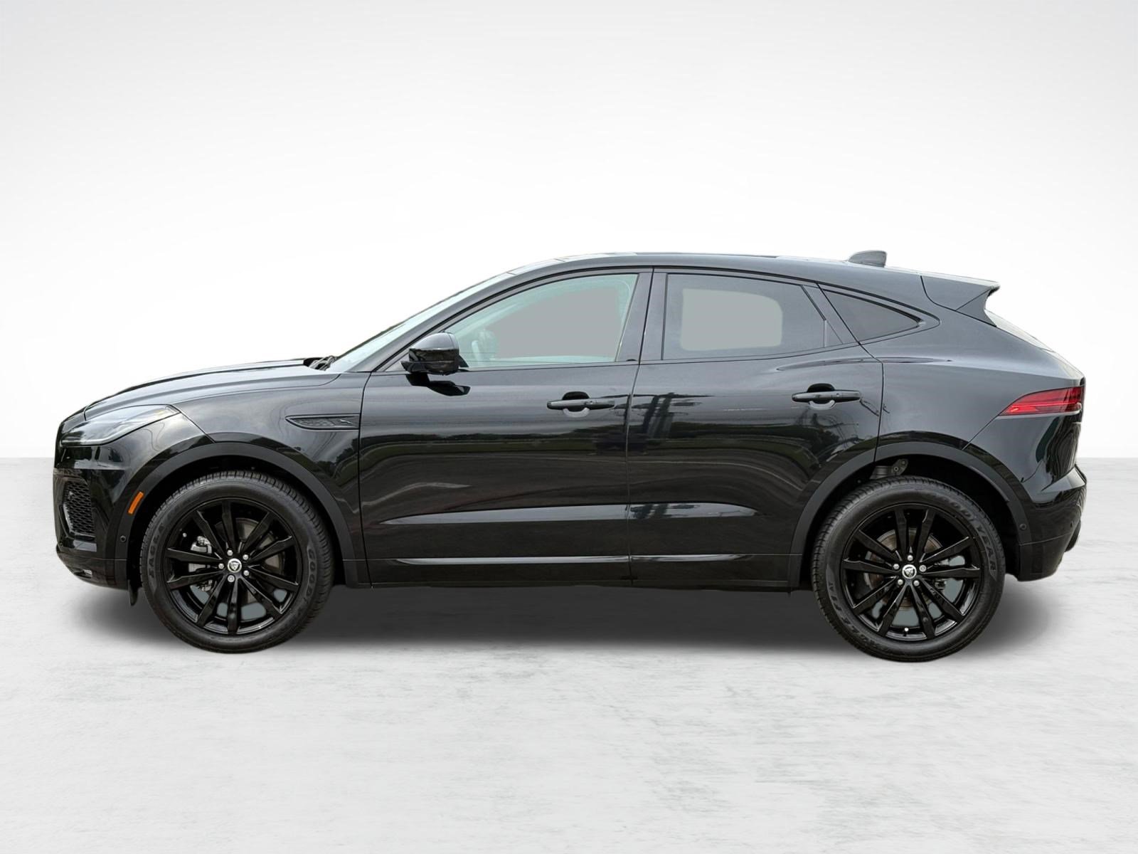 Used 2024 Jaguar E-PACE R-Dynamic SE AWD/4WD image 2