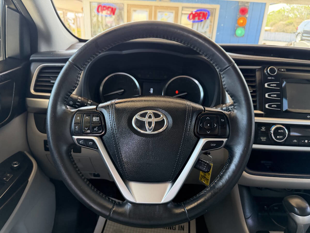 Used 2015 Toyota Highlander Plus image 18