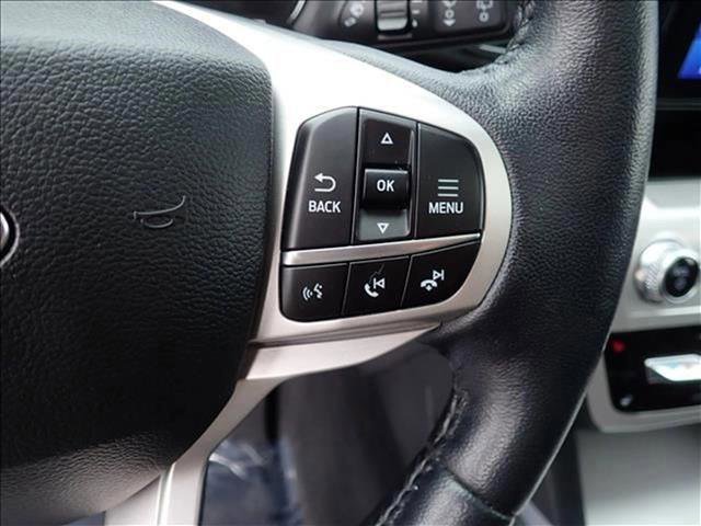 Used 2022 Ford Explorer XLT w/ Equipment Group 202A AWD/4WD image 17