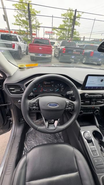 Certified 2022 Ford Escape SEL AWD/4WD image 11