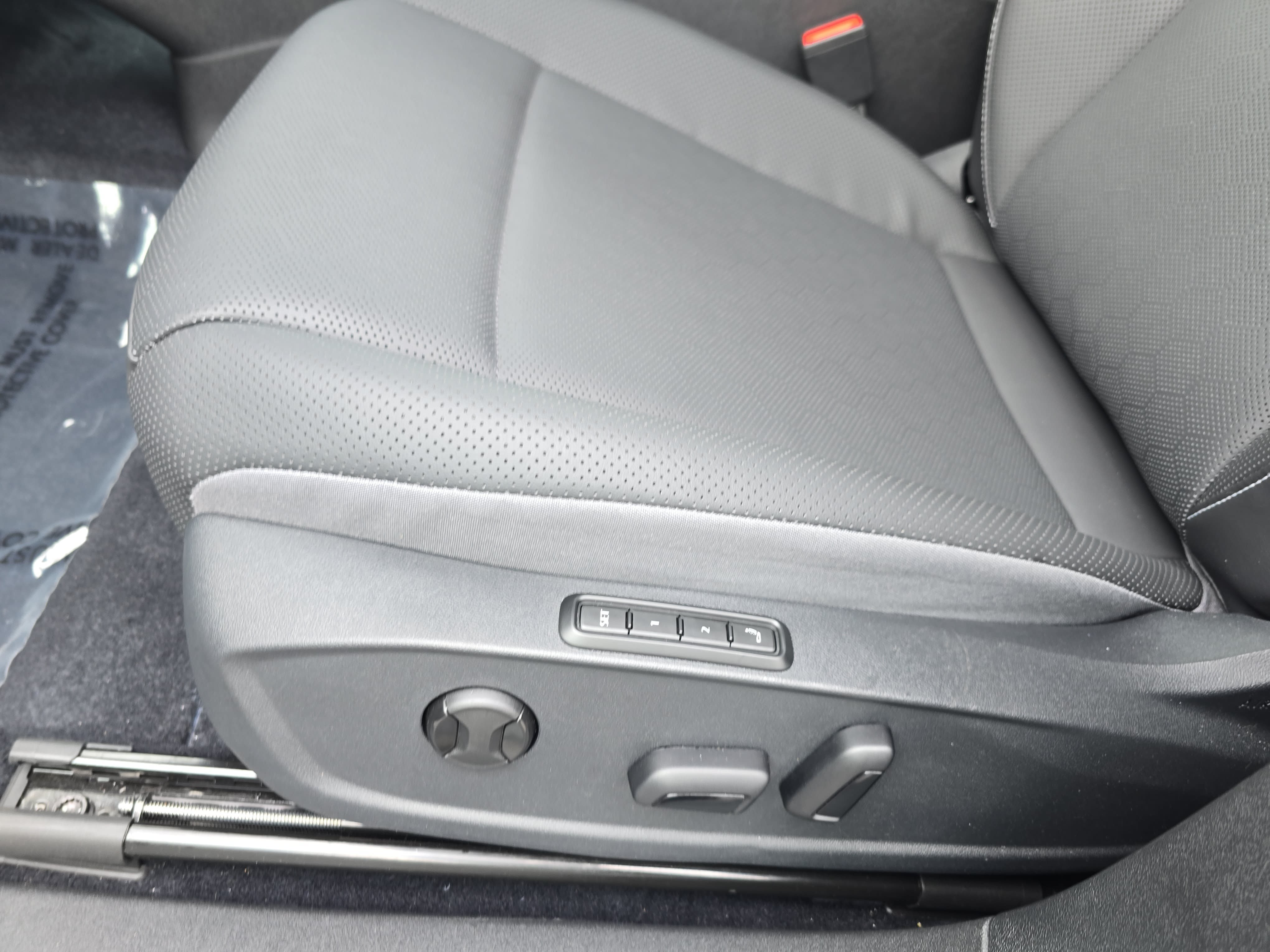 Certified 2025 Volkswagen ID.4 Pro S Plus AWD/4WD image 31