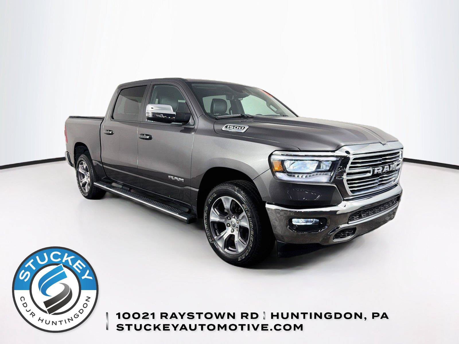Used 2023 RAM 1500 Laramie AWD/4WD image 1