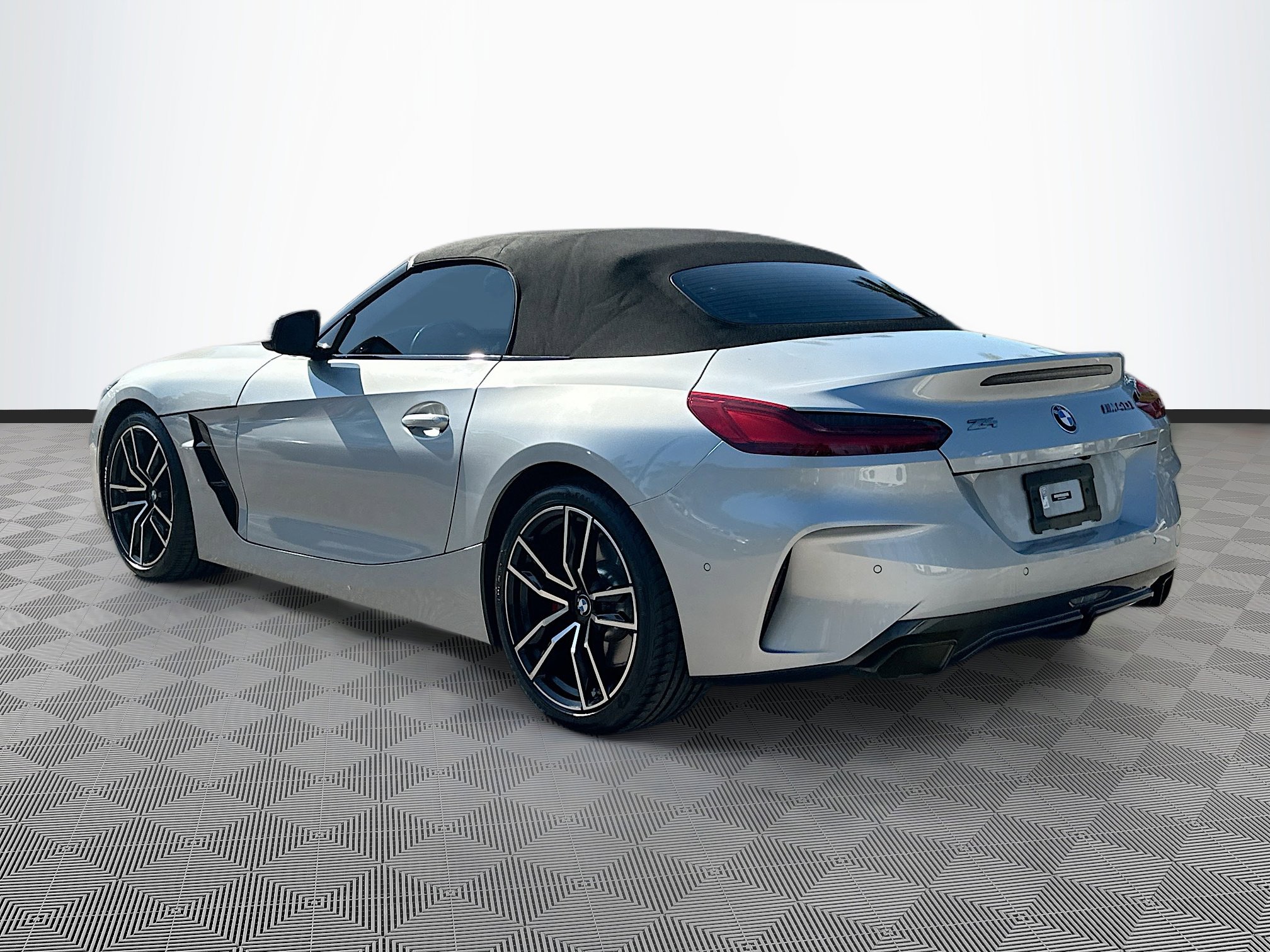 Used 2022 BMW Z4 M40i w/ Premium Package image 5