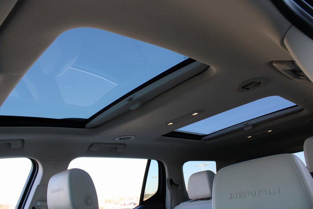 Used 2021 GMC Acadia Denali w/ Denali Ultimate Package image 20