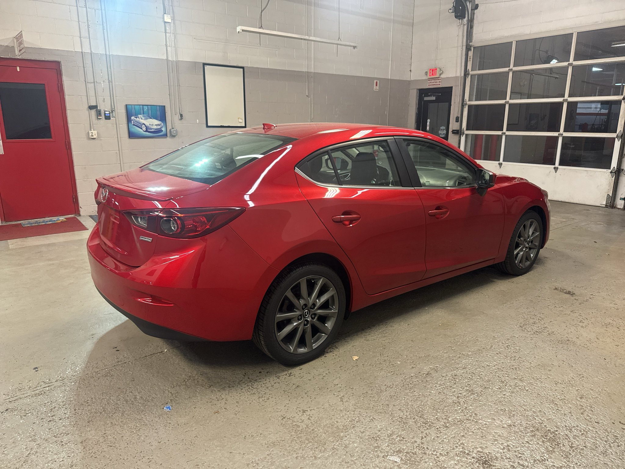 Used 2018 MAZDA MAZDA3 Touring FWD image 8