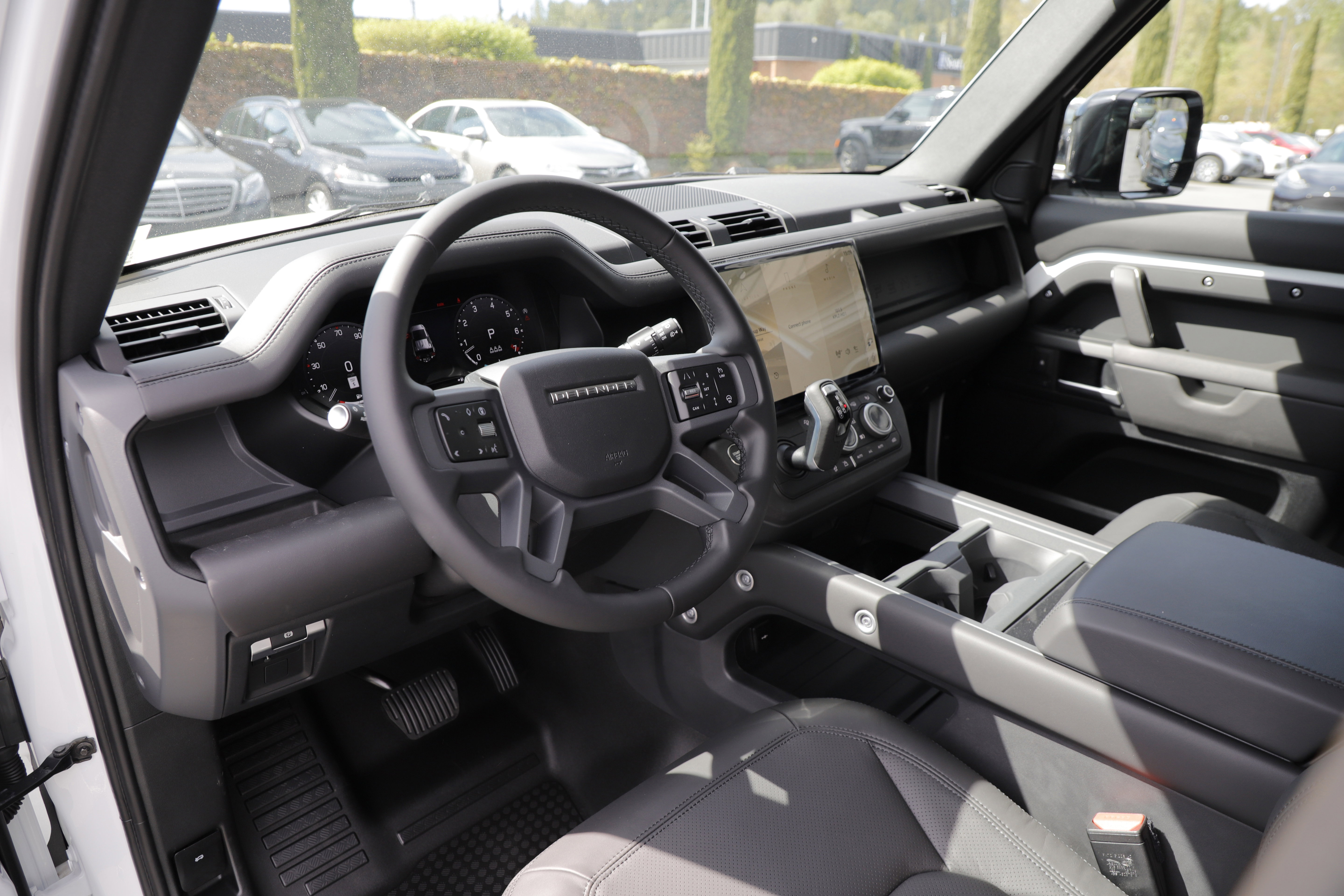 New 2026 Land Rover Defender 110 X-Dynamic SE AWD/4WD image 18