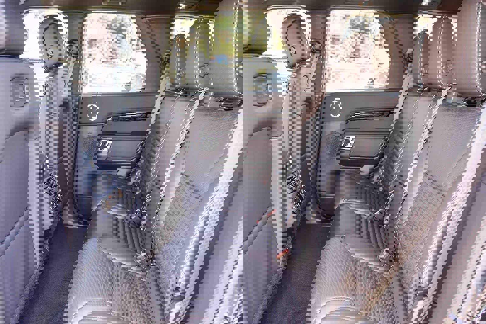 New 2026 Land Rover Discovery S image 18