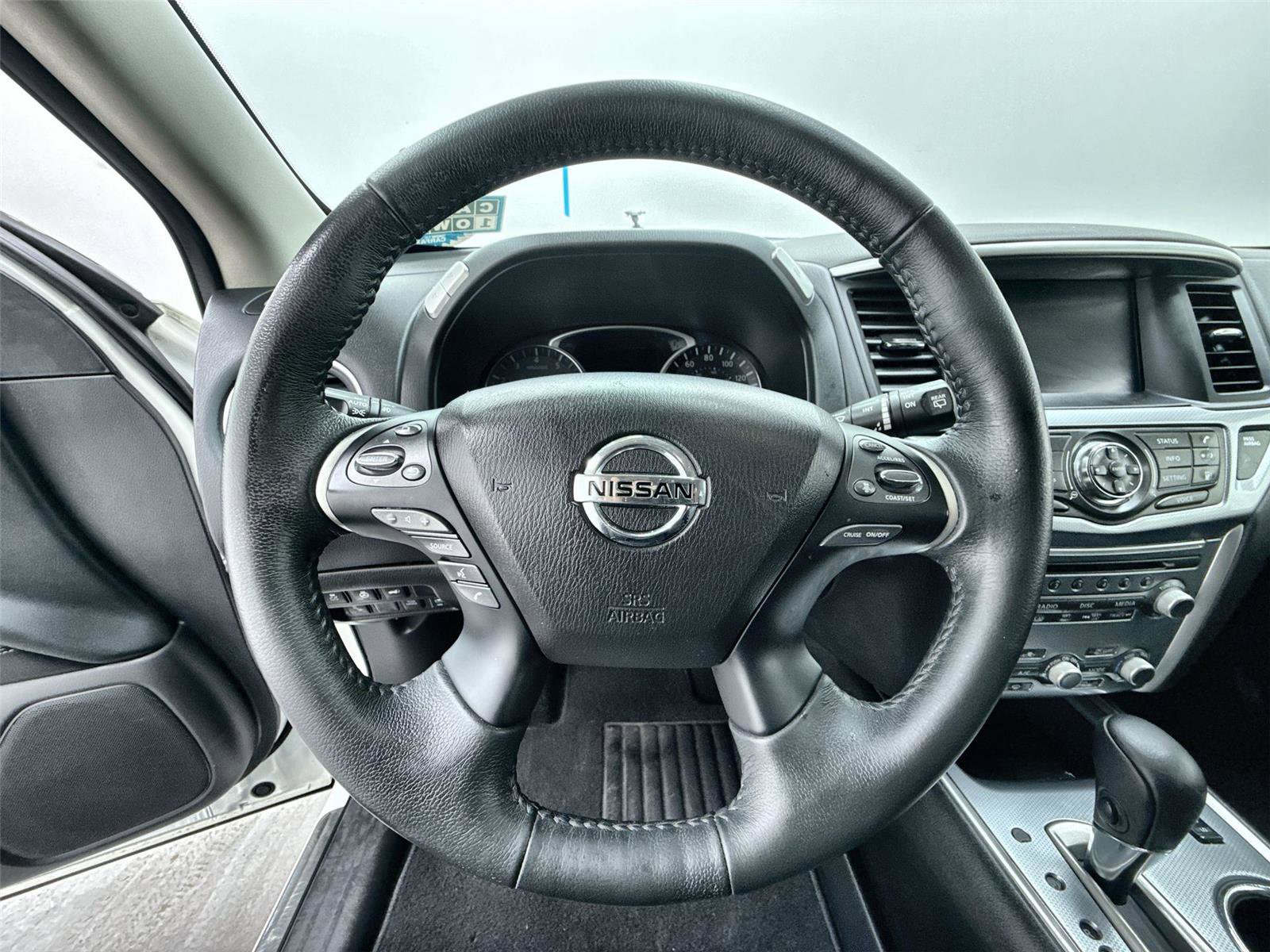 Used 2018 Nissan Pathfinder SL w/ Midnight Edition Package image 11