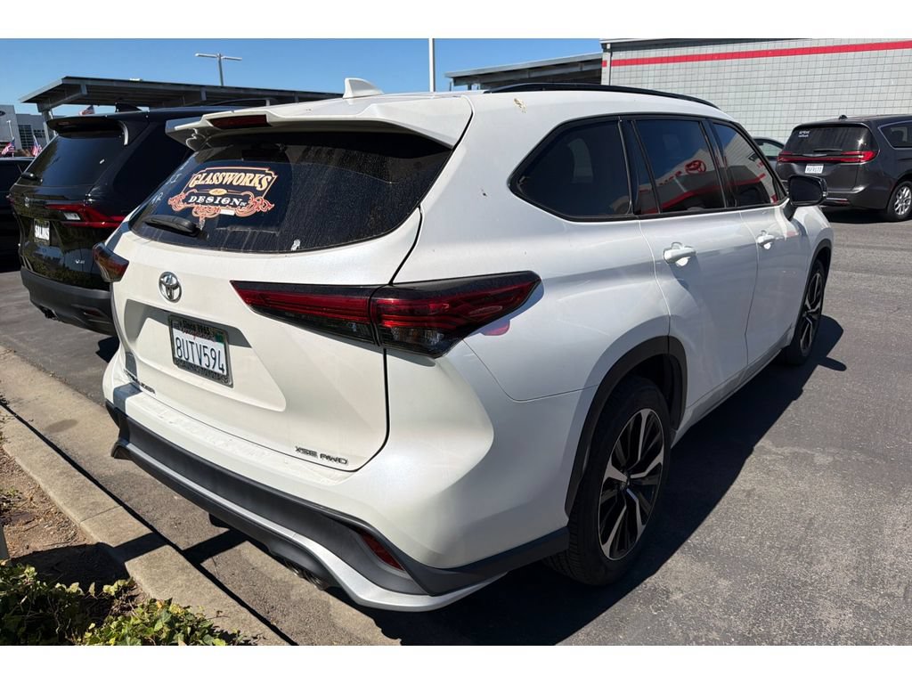 Used 2021 Toyota Highlander XSE AWD/4WD image 5